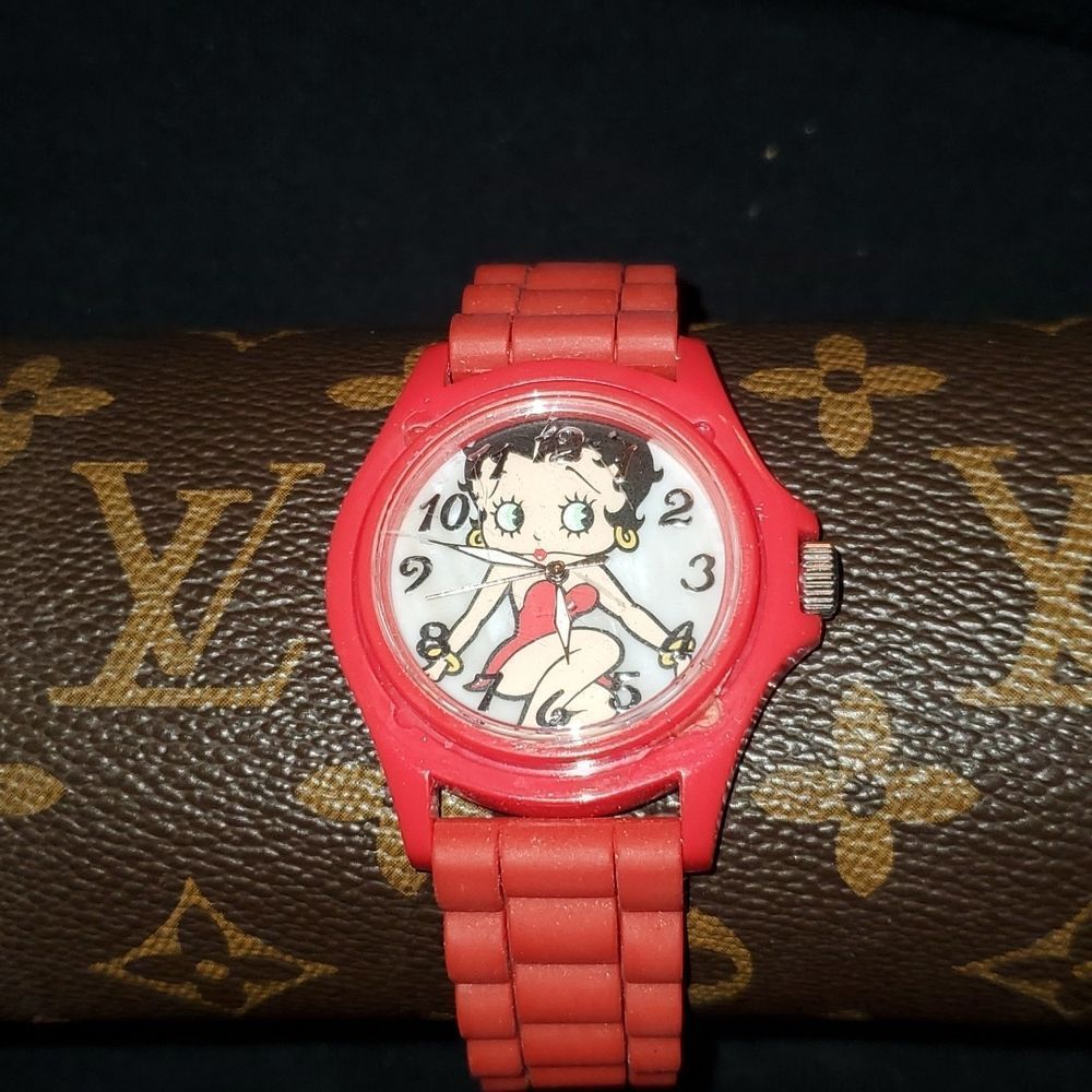 Betty Boop Mother of Pearl Face Red Silicone Band Watch‎